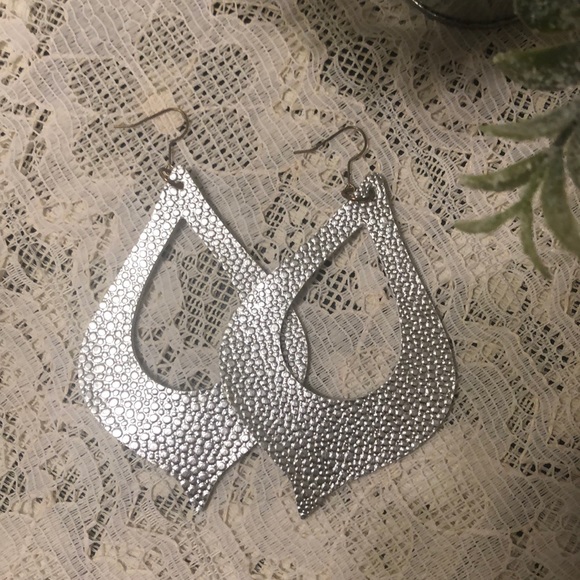 Plunder Design Nika Silver Leather Earrings - Picture 1 of 4